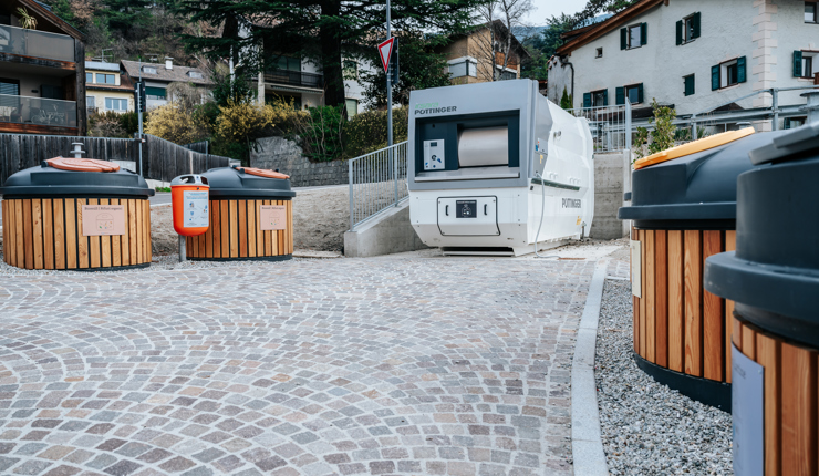 Müllinsel mit ECO in Brixen Schutzengelgasse