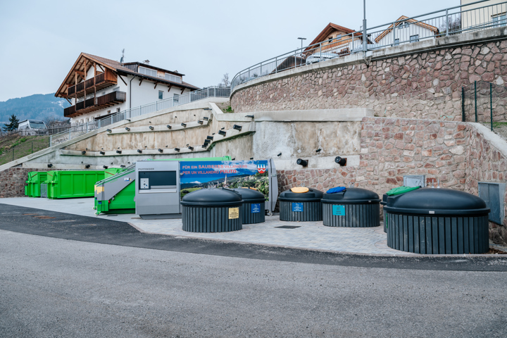 Müllinsel in Villanders Südtirol