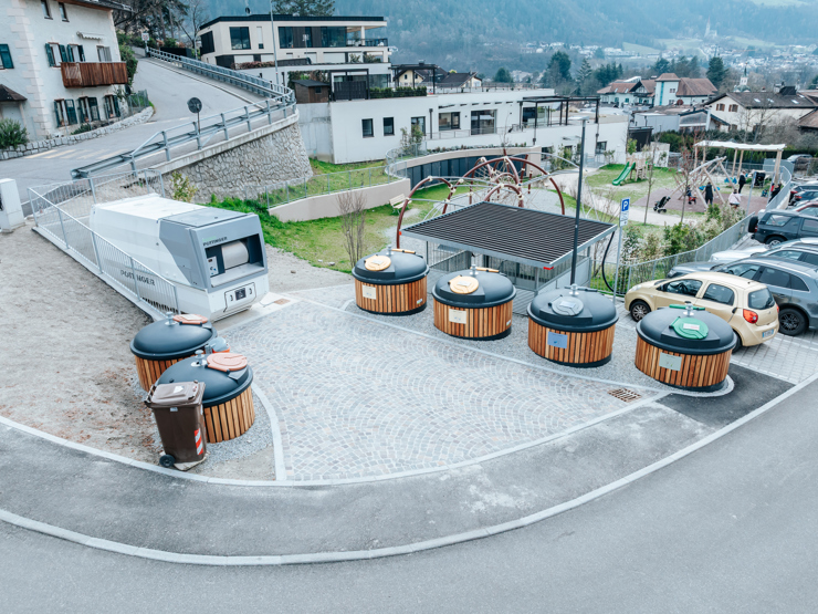 Müllinsel mit ECO in Brixen Schutzengelgasse