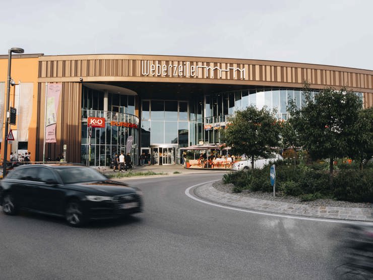 Außenansicht Shoppingcenter Weberzeile